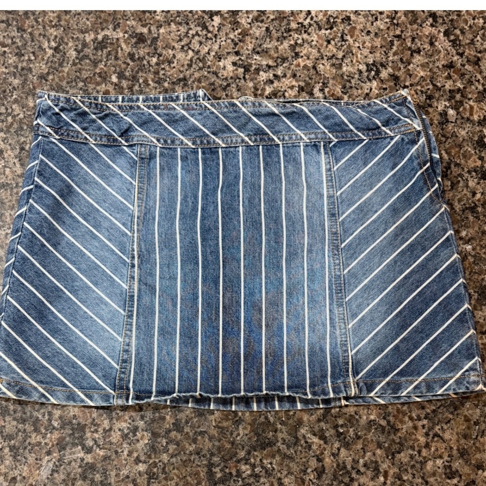 Bershka Blue Pinstripe Denim Mini Skirt Side Zip Paneled Size EUR 38 MEX 26